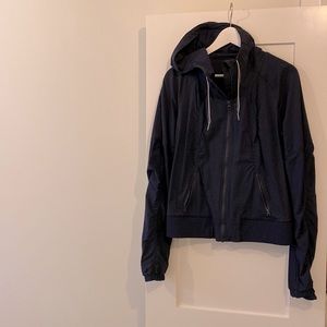 lululemon hooded windbreaker with elastic waistband